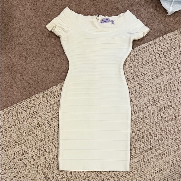 Herve Leger Elegant Cream bandage mini Off-Shoulder Dress - Picture 1 of 4